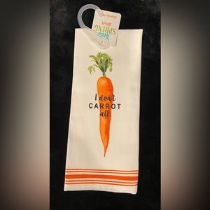 Carrot Pun Fingertip Towel